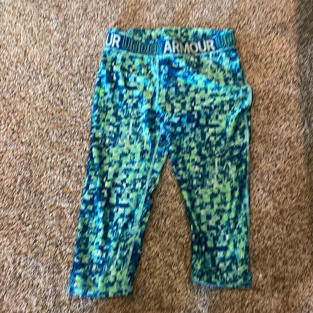 Under Armour print crop leggings